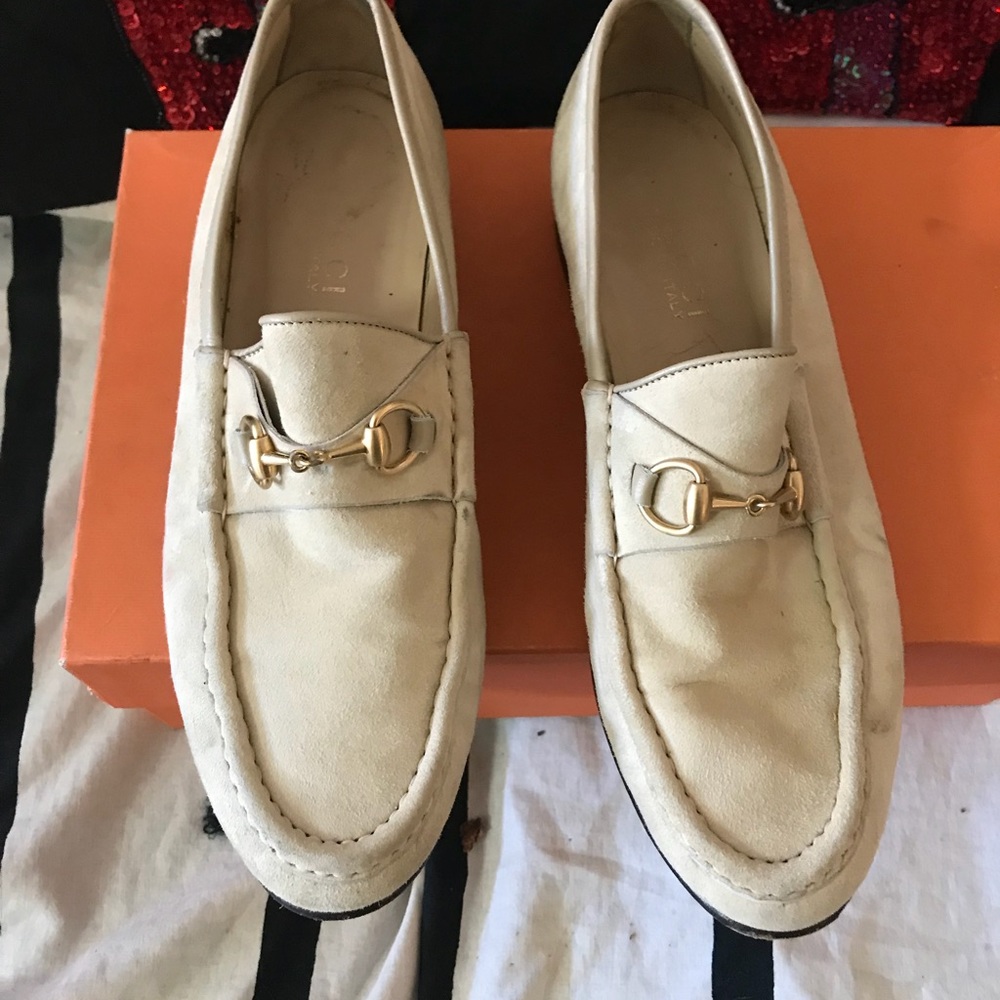 Damaged ivory suede horsebit Gucci loafers 8.5AA